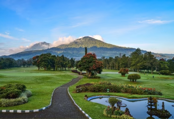 Ready for the ultimate Bali golf trip? We've designed this 7-day Bali Golf Package to give you the perfect mix of incredible golf, jaw-dropping scenery, and the amazing culture that makes Bali so special. Your journey kicks off with a couple of nights in the mountains at a stunning resort, where you'll be surrounded by lush green landscapes. Here, you'll play a round at Handara Golf & Resort Bali and explore iconic temples like Ulun Danu and Taman Ayun nearby.